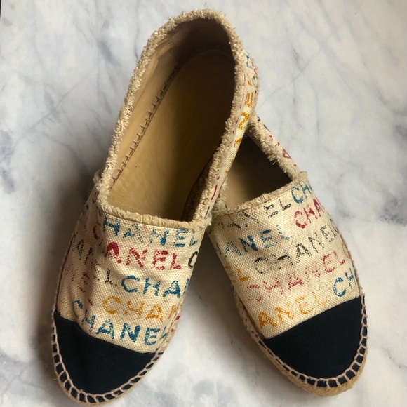 CHANEL Espadrilles in Graffiti with Black Toe RARE - Picture 15 of 16